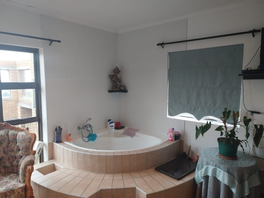 4 Bedroom Property for Sale in Dana Bay Western Cape